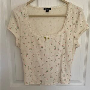 Wild Fable Feminine Floral Ivory Top with Cap Sleeves & Rosebud Detail Small
